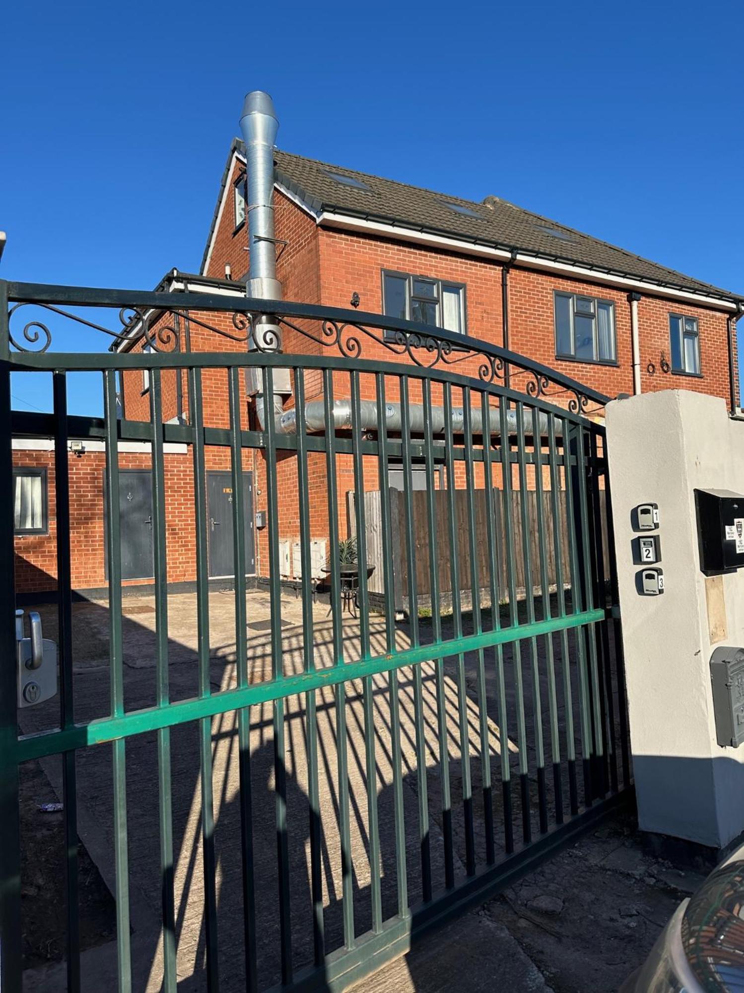 Modern & Cosy 2-Bed Apartment Near Nec, Airport & Jlr! Birmingham Esterno foto